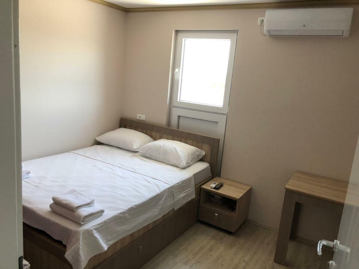 Kubi Hotel Struga Exterior photo
